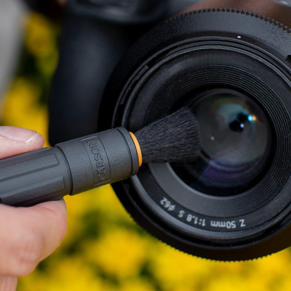 Carson C6 Jumbo Wiederverwendbarer Objektivreiniger zum Reinigen von Kameraobjektiven mit einer weichen Nylonbürste für klare Sicht in der Natur bei der Jagd